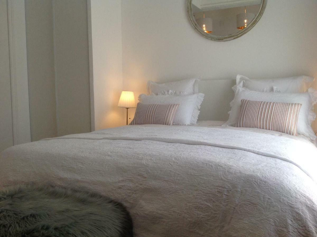 B&B Les Muscades Saint-Étienne-du-Grès Kültér fotó