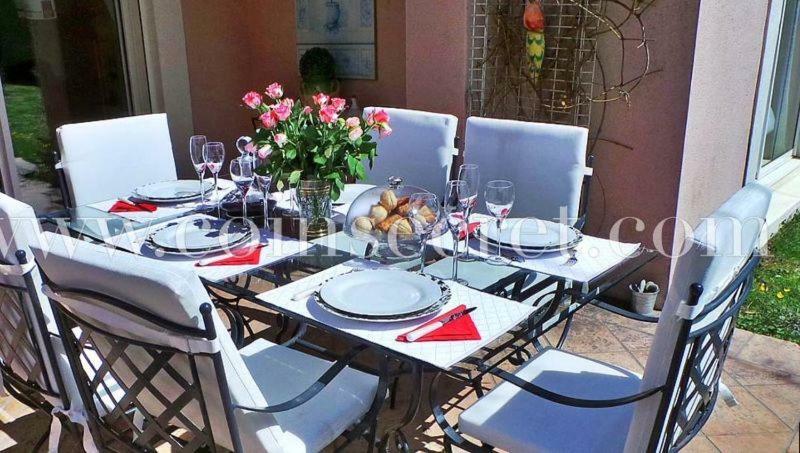 B&B Les Muscades Saint-Étienne-du-Grès Kültér fotó